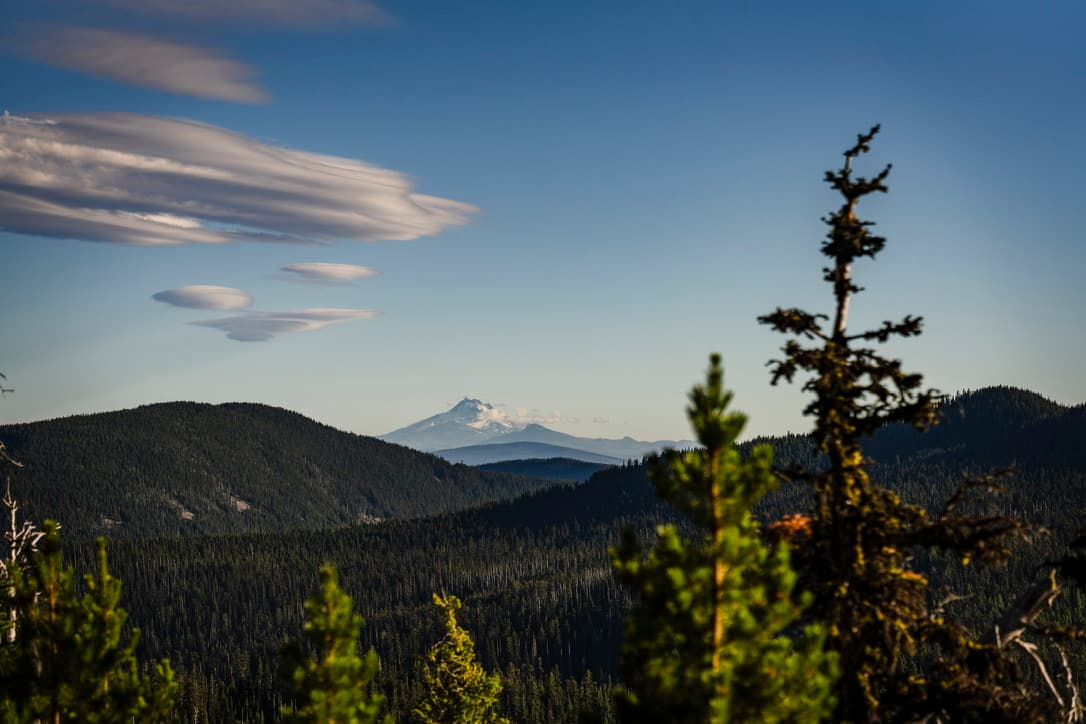 Mountain trail through the Central Cascades